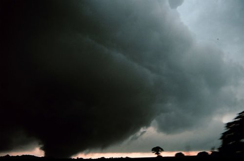 A Tornado near Minco, Oklahoma - via pingnews.com